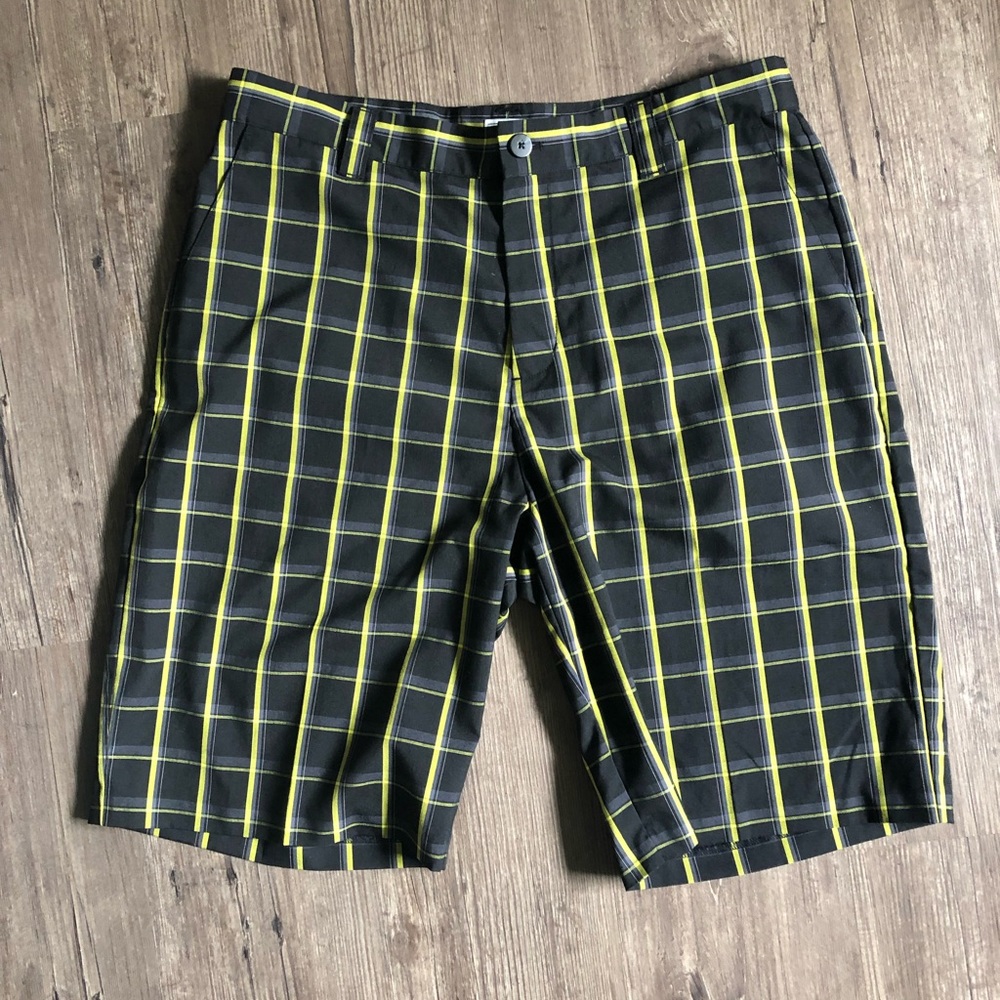 Adidas golf shorts sz 34